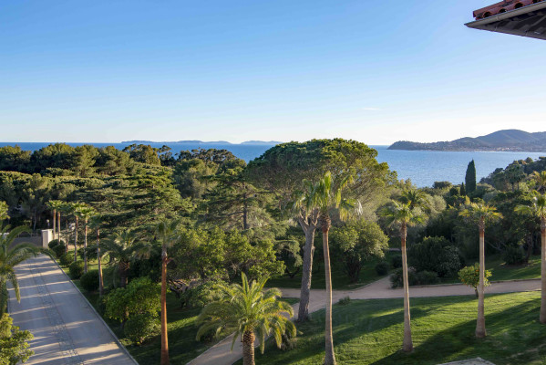 villa in St Tropez : Rent this extraordinary villa located within a vast private park - Photo 33