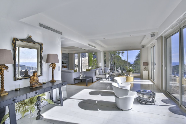 villa in Villefranche-sur-Mer : Rent wonderful 4 bedroom villa located in a secure domain in Villefranche - Photo 13