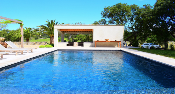 villa in St Tropez : Rent this modern villa ideally located in La Moutte - Photo 1