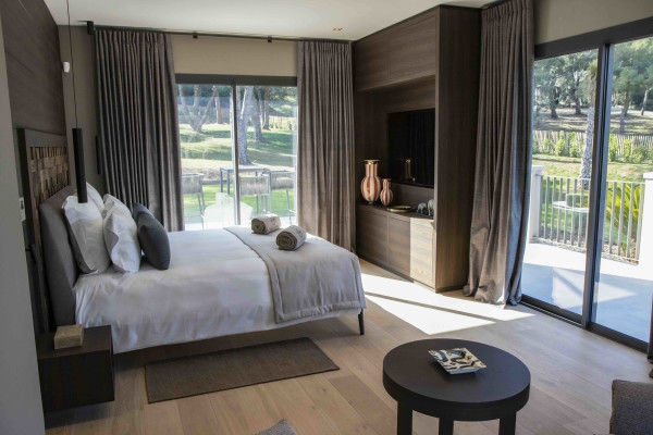 villa in St Tropez : Rent this new villa situated in a private parc ideally located in La Croix Valmer - Photo 9