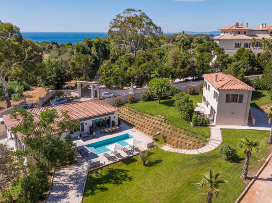 villa in St Tropez : Rent this newly built 5 bedroom villa located in La Croix Valmer - Photo 1
