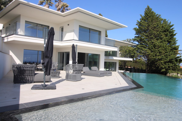 villa in Cannes : Rent this brand new villa located in the residential area of Super Cannes. - Photo 3