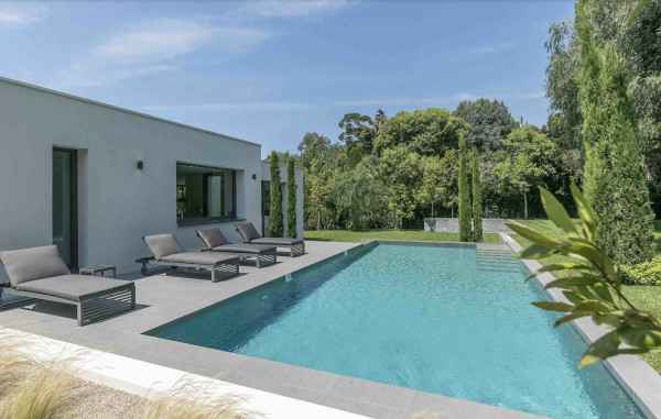 villa in Cannes : Rent this contemporary villa located in a residential area in Cannes. - Photo 15