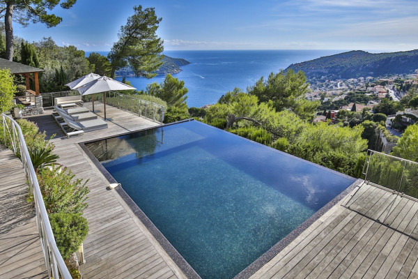 villa in Villefranche-sur-Mer : Rent wonderful 4 bedroom villa located in a secure domain in Villefranche - Photo 31
