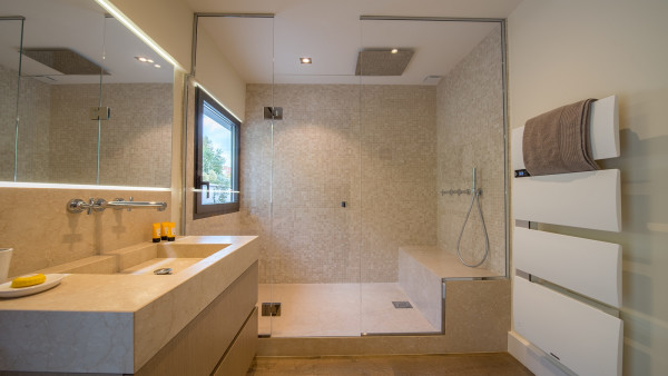 villa in St Tropez : Rent this modern town house ideally located within walking distance to the  centre of St Tropez - Photo 13