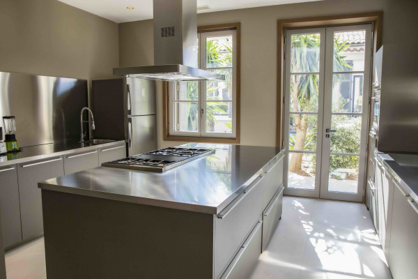 villa in St Tropez : Rent this extraordinary villa located within a vast private park - Photo 23