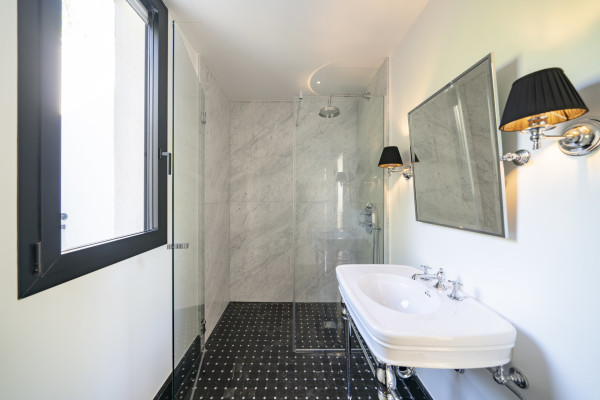 villa in Saint-Jean-Cap-Ferrat : Rent this modern villa with 4 bedroom in Saint Jean Cap Ferrat. - Photo 24
