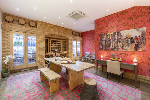 villa in Cannes : Rent Southern Europes most exclusive and stunning villa with 9 bedrooms, panoramic sea views and the height of Luxury - Photo 52