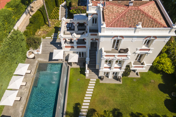 villa in Cap d'Antibes : Rent incredible stunning 5 bedroom villa in on the Cap d'Antibes with manicured gardens and swimming pool - Photo 67