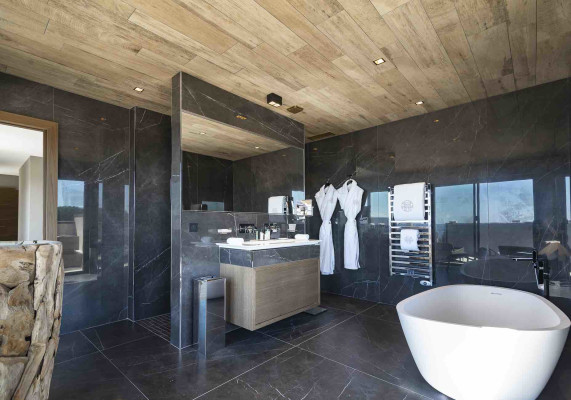 villa in St Tropez : Rent this modern wonderful newly built villa with panoramic views over the Mediterranean sea - Photo 16