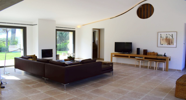 villa in St Tropez : Rent this modern villa ideally located in La Moutte - Photo 5