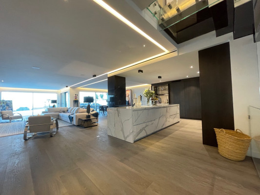 villa in Cannes : Rent this brand new villa located in the residential area of Super Cannes. - Photo 12