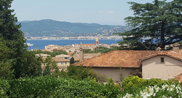 villa in St Tropez : Rent this great villa within walking distance to the village of St Tropez - Photo 16