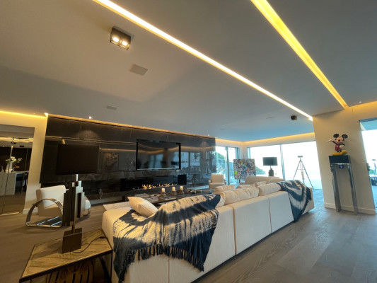 villa in Cannes : Rent this brand new villa located in the residential area of Super Cannes. - Photo 8