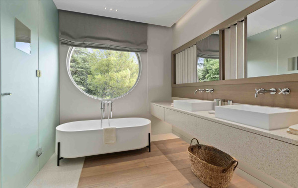 villa in Cannes : Rent this  modern villa few minutes away from the city center, the Croisette and the beaches. - Photo 12