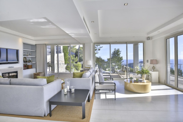 villa in Villefranche-sur-Mer : Rent wonderful 4 bedroom villa located in a secure domain in Villefranche - Photo 9