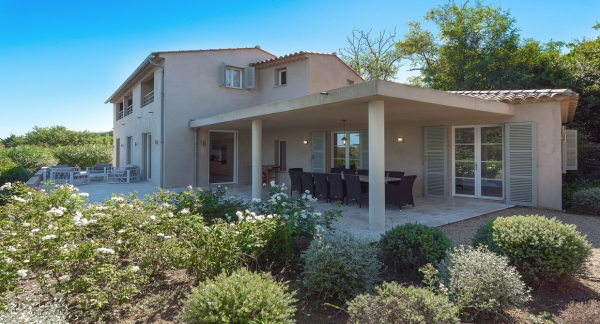 villa in St Tropez : Rent this great villa within walking distance to the village of St Tropez - Photo 1