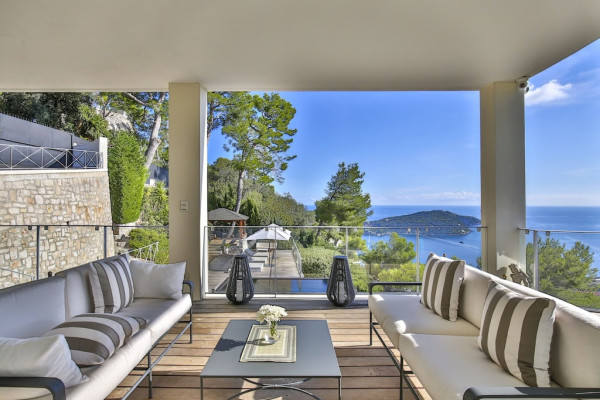 villa in Villefranche-sur-Mer : Rent wonderful 4 bedroom villa located in a secure domain in Villefranche - Photo 3