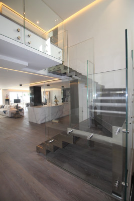 villa in Cannes : Rent this brand new villa located in the residential area of Super Cannes. - Photo 13