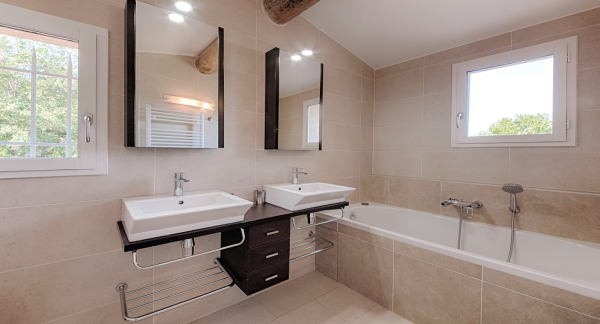 villa in St Tropez : Rent this great villa within walking distance to the village of St Tropez - Photo 11