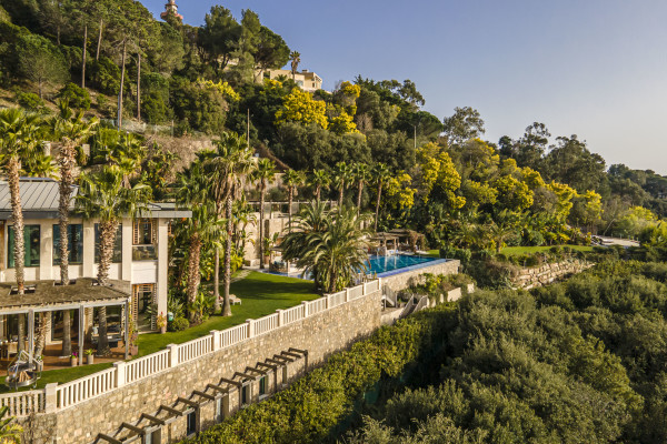 villa in Cannes : Rent Southern Europes most exclusive and stunning villa with 9 bedrooms, panoramic sea views and the height of Luxury - Photo 110