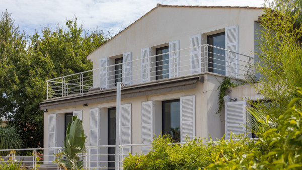villa in St Tropez : Rent this modern 8 bedroom villa in the centre of St Tropez - Photo 12