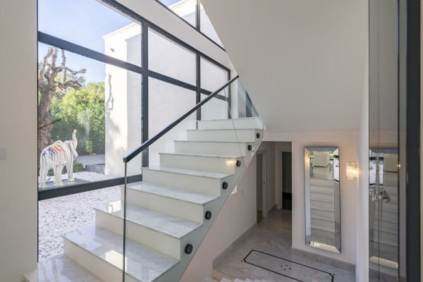 villa in Saint-Jean-Cap-Ferrat : Rent this modern villa with 4 bedroom in Saint Jean Cap Ferrat. - Photo 18