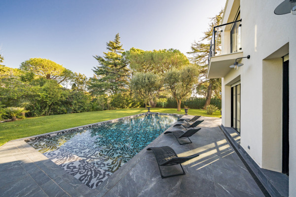 villa in Saint-Jean-Cap-Ferrat : Rent this modern villa with 4 bedroom in Saint Jean Cap Ferrat. - Photo 5