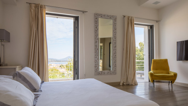villa in St Tropez : Rent this modern 8 bedroom villa in the centre of St Tropez - Photo 25