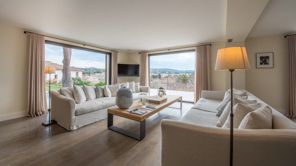 villa in St Tropez : Rent this modern town house ideally located within walking distance to the  centre of St Tropez - Photo 3