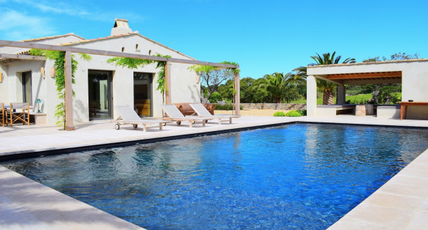villa in St Tropez : Rent this modern villa ideally located in La Moutte - Photo 0