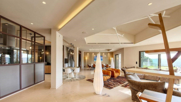 villa in St Tropez : Rent this modern villa ideally located close to Pampelonne beach - Photo 3