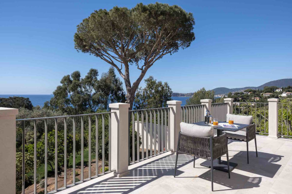 villa in St Tropez : Rent this modern wonderful newly built villa with panoramic views over the Mediterranean sea - Photo 4