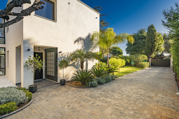 villa in Saint-Jean-Cap-Ferrat : Rent this modern villa with 4 bedroom in Saint Jean Cap Ferrat. - Photo 6