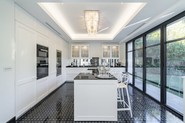 villa in Saint-Jean-Cap-Ferrat : Rent this modern villa with 4 bedroom in Saint Jean Cap Ferrat. - Photo 16