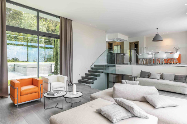 villa in Cannes : Rent this contemporary villa located in a residential area in Cannes. - Photo 5