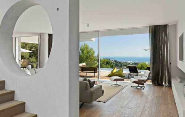villa in Cannes : Rent this  modern villa few minutes away from the city center, the Croisette and the beaches. - Photo 6