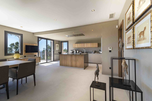 villa in St Tropez : Rent this modern wonderful newly built villa with panoramic views over the Mediterranean sea - Photo 6