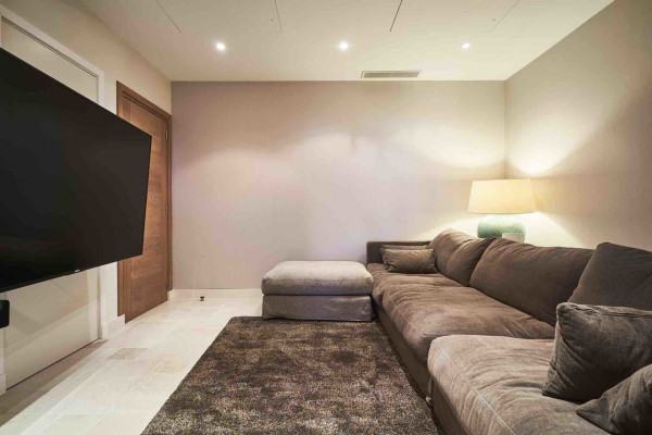 villa in Cannes : Rent this lovely family villa up to the hill in Cannes in a private domain. - Photo 17