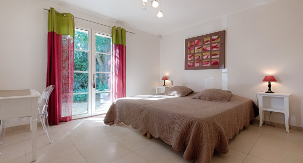 villa in St Tropez : Rent this great villa within walking distance to the village of St Tropez - Photo 9