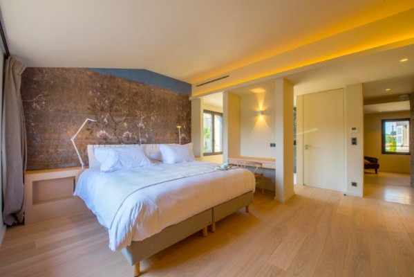 villa in St Tropez : Rent this contemporary villa close to the center with a modern decoration - Photo 11