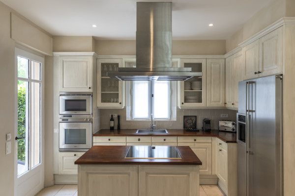 villa in St Tropez : Rent this lovely villa within walking distance to the beach of Pampelonne - Photo 3