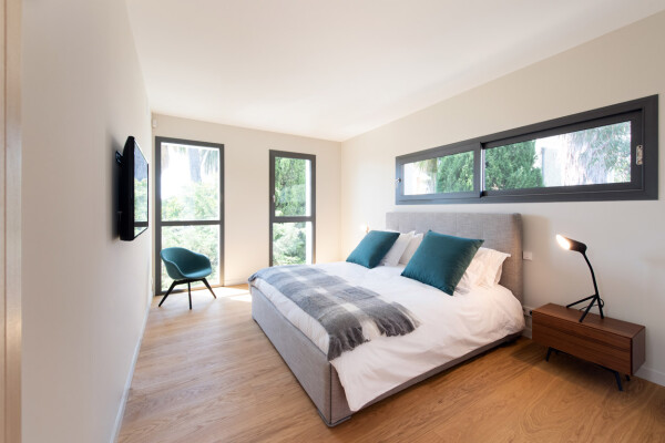 villa in Cannes : Rent this wonderful contemporary villa close to Cannes Center with 6 ensuite bedrooms. - Photo 30