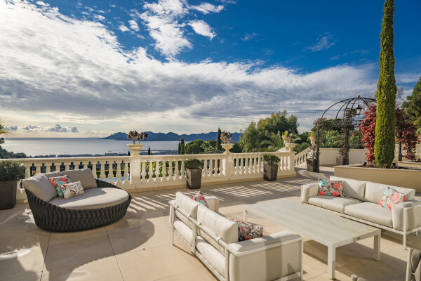 villa in Cannes : Stunning 9 bedroom mansion located in the hills of Cannes with incredible sea views - Photo 64