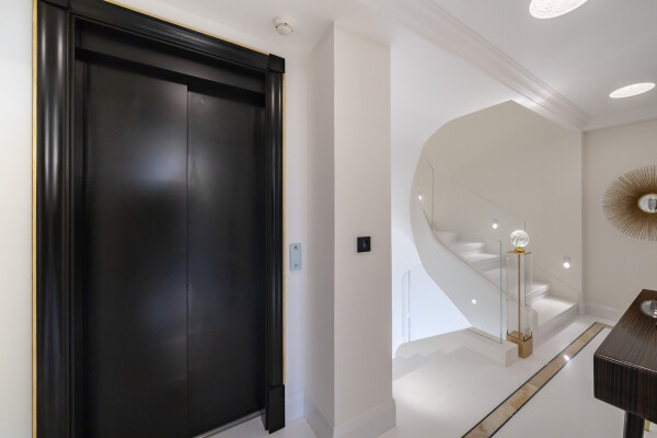 villa in Cannes : Stunning 9 bedroom mansion located in the hills of Cannes with incredible sea views - Photo 23