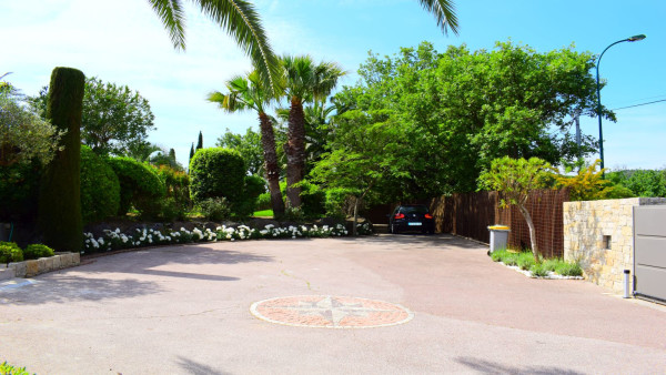 villa in St Tropez : Rent this lovely family villa located near the city center - Photo 4