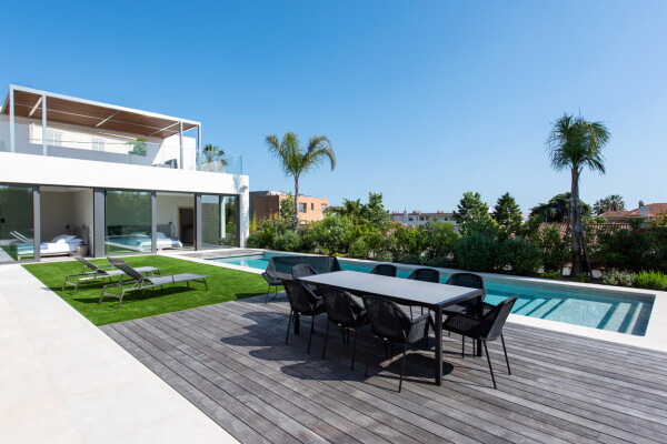villa in Cannes : Rent this wonderful contemporary villa close to Cannes Center with 6 ensuite bedrooms. - Photo 5