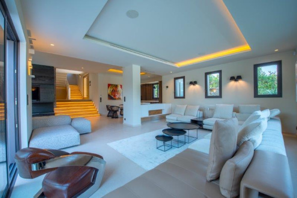 villa in St Tropez : Rent this contemporary villa close to the center with a modern decoration - Photo 2