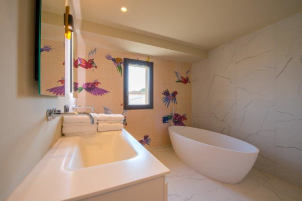 villa in St Tropez : Rent this contemporary villa close to the center with a modern decoration - Photo 14