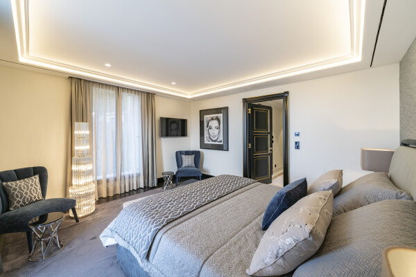villa in Cannes : Stunning 9 bedroom mansion located in the hills of Cannes with incredible sea views - Photo 31